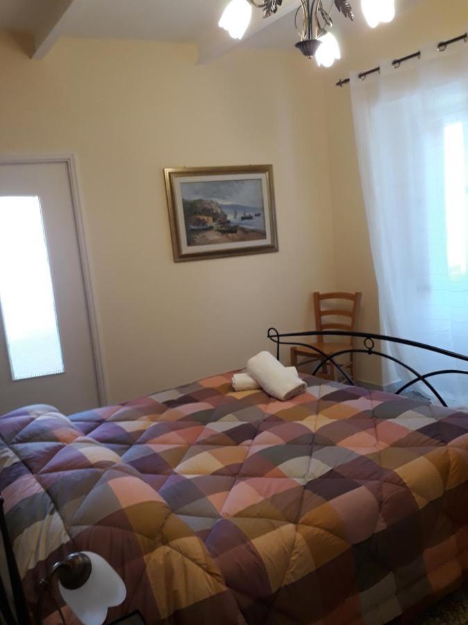 Bed and Breakfast L'Antico Faro Castelsardo Exterior foto